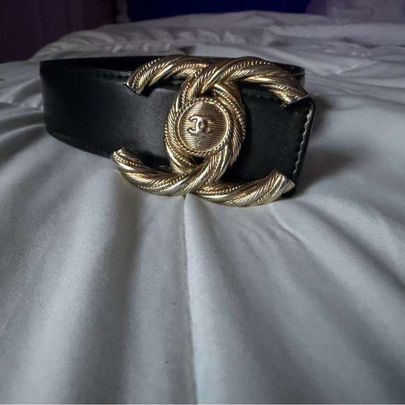 Black and Gold Chanel Belt - Picture 11 of 12